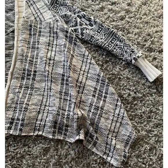 TINY ANTHROPOLOGIE Black & Tan BOHO AZTEC Open CARDIGAN WRAP SWEATER sz M - Picture 4 of 7